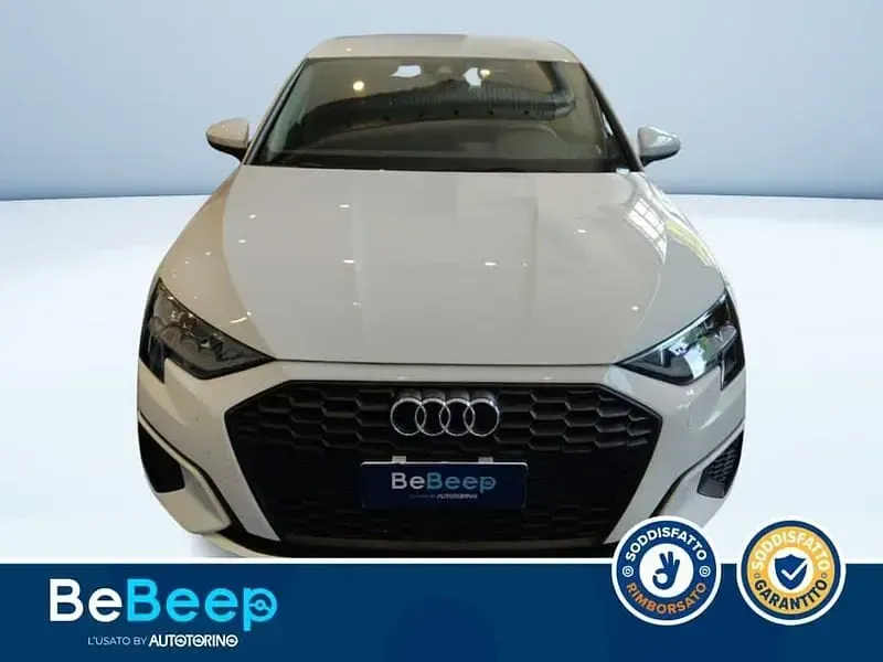Usata Audi A3 Business 110 CV (80 kW) 2022 Bianco pastello Berlina