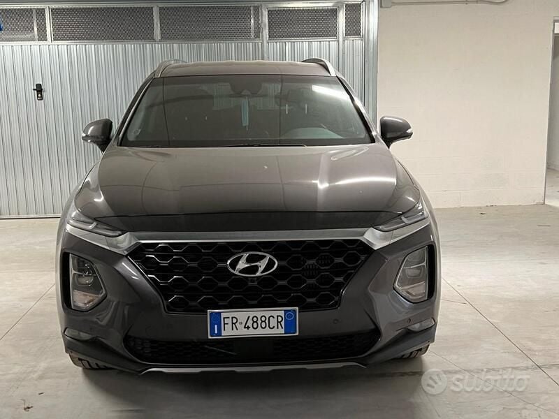 Grigio Usata 2018 Hyundai Santa Fe SUV | 23.000 € (Buon prezzo) - Immagine 1/4