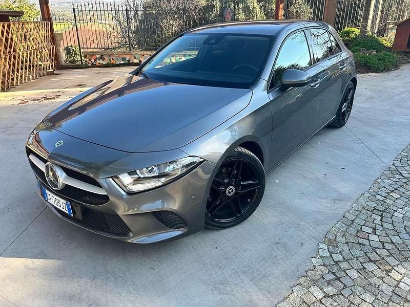 Grigio Usata 2020 Mercedes A180 Premium Berlina | 19.500 € (Super prezzo) - Immagine 1/4