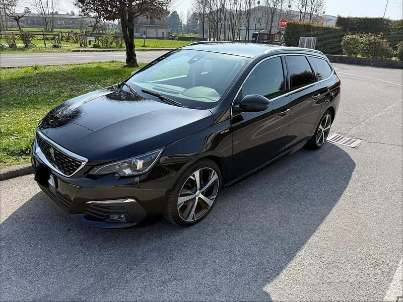Usata Peugeot 308 GT-line 130 CV (95 kW) 2019 Nero Station wagon
