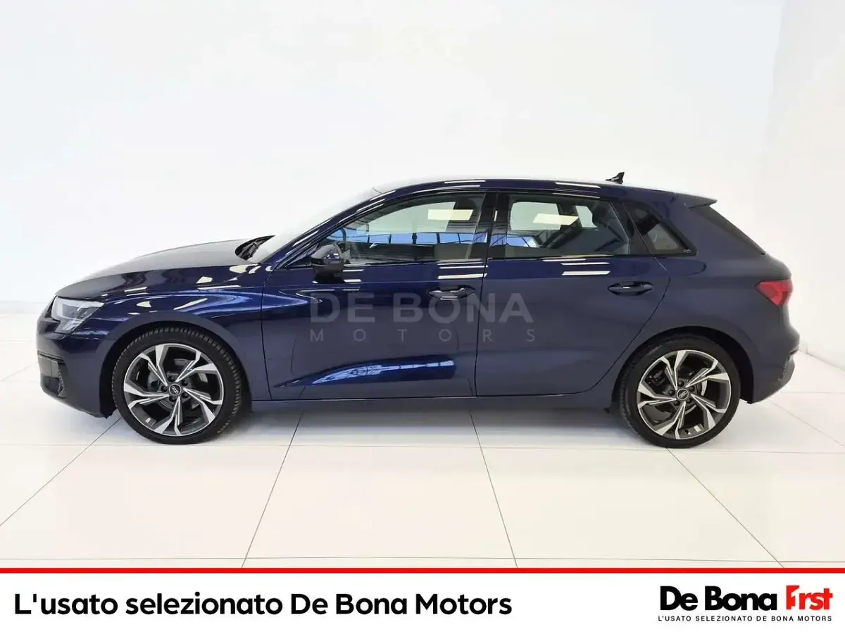 Usata Audi A3 Advanced 116 CV (85 kW) 2022 Blu navarra met. Berlina
