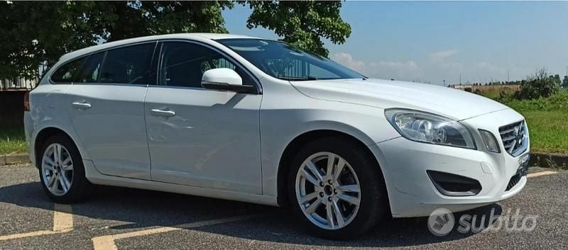Usata Volvo V60 115 CV (84 kW) 2011 Bianco Station wagon