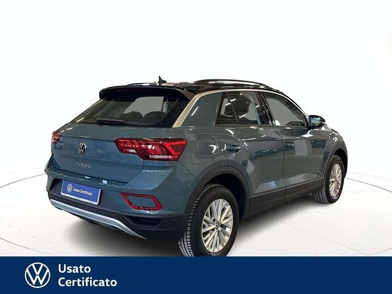 Usata VW T-Roc Life 150 CV (110 kW) 2024 Blu pastello SUV