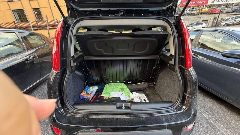 Usata Fiat Panda S 69 CV (50 kW) 2024 Nero Utilitaria