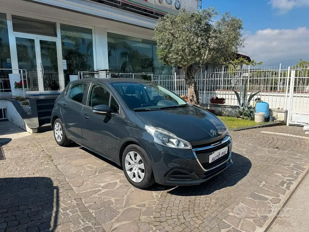 Usata Peugeot 208 75 CV (55 kW) 2016 Nero Utilitaria