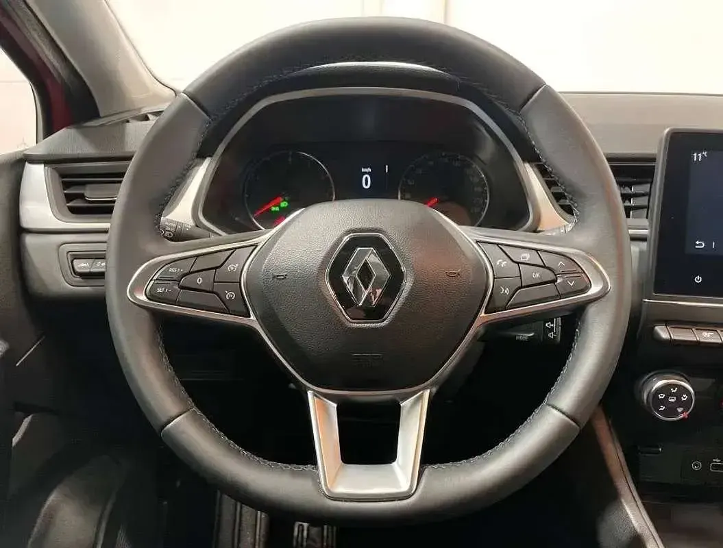 Begagnad Renault Captur Equilibre 101 HK (74 kW) 2023 Röd SUV