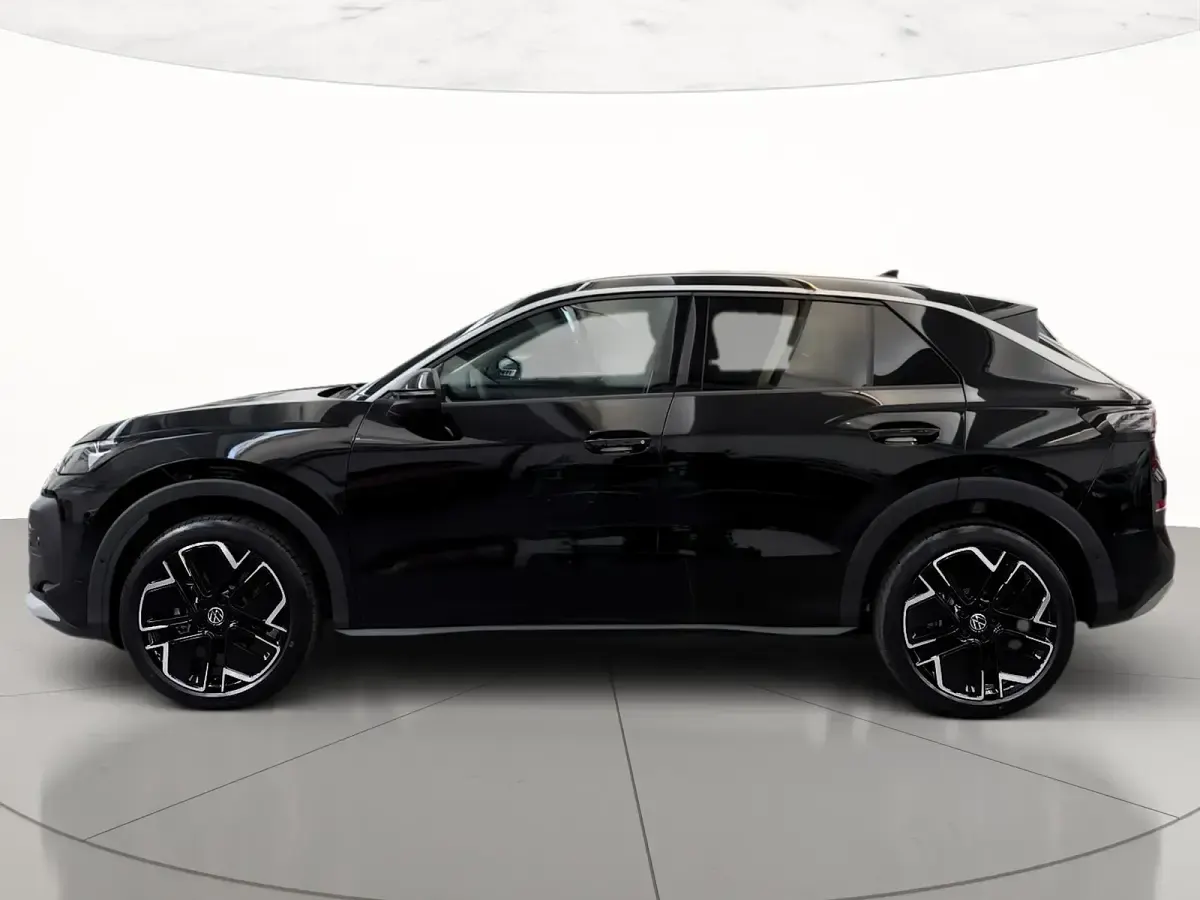 Nuova VW T-Roc Style 150 CV (110 kW) 2026 Grenadill black metallizzato SUV