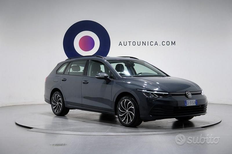 Usata VW Golf VIII Life 110 CV (80 kW) 2023 Grigio Station wagon