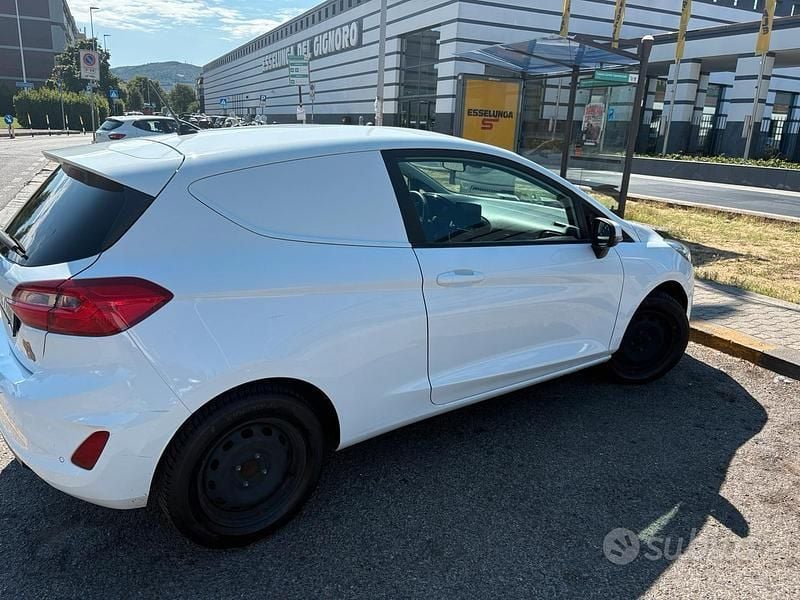 Usata Ford Fiesta 75 CV (55 kW) 2019 Bianco Utilitaria
