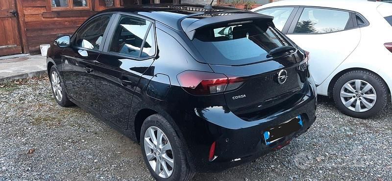 Używany Opel Corsa Edition 101 KM (74 kW) 2021 Czarny Sedan/Limuzyna
