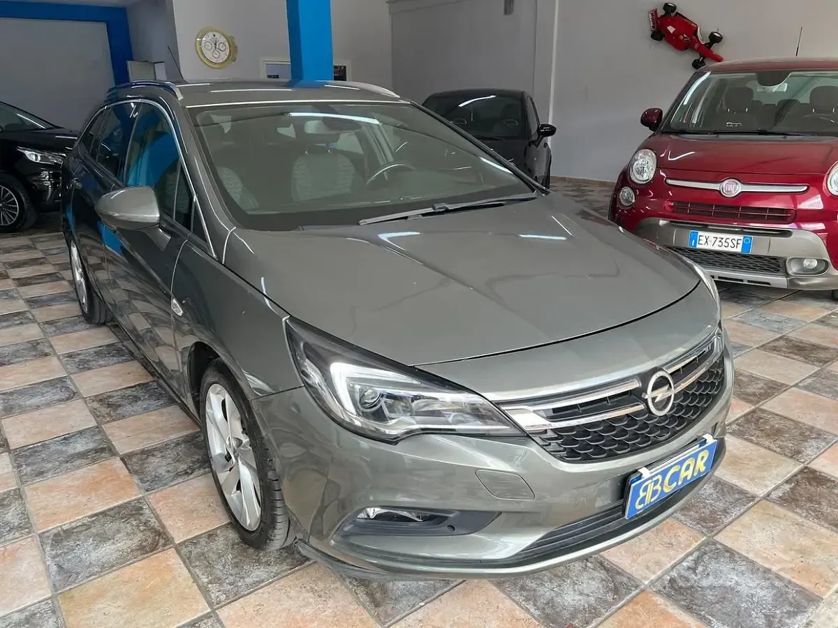Usata Opel Astra Innovation 110 CV (80 kW) 2017 Grigio Station wagon