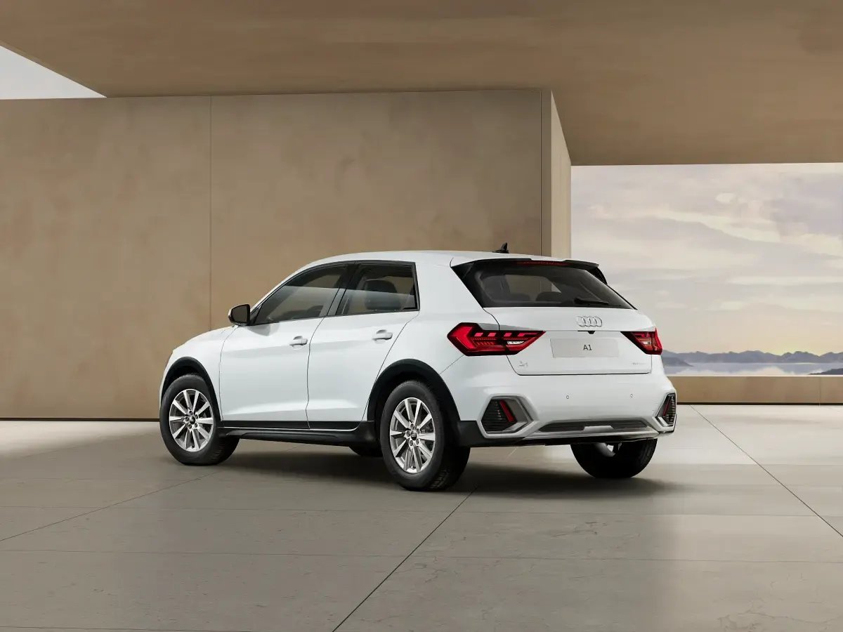 Nuova Audi A1 Business 116 CV (85 kW) 2026 Bianco ghiaccio metallizzato SUV