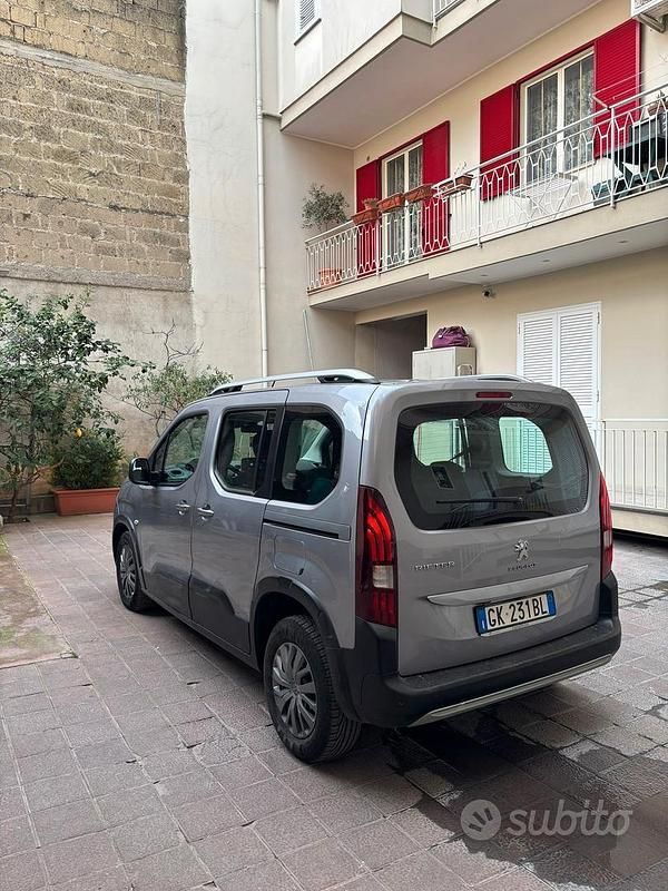 Usata Peugeot Rifter 2022 Grigio Monovolume