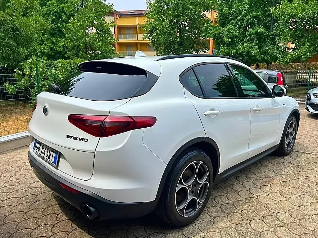 Usata Alfa Romeo Stelvio Ti 190 CV (139 kW) 2021 Bianco SUV
