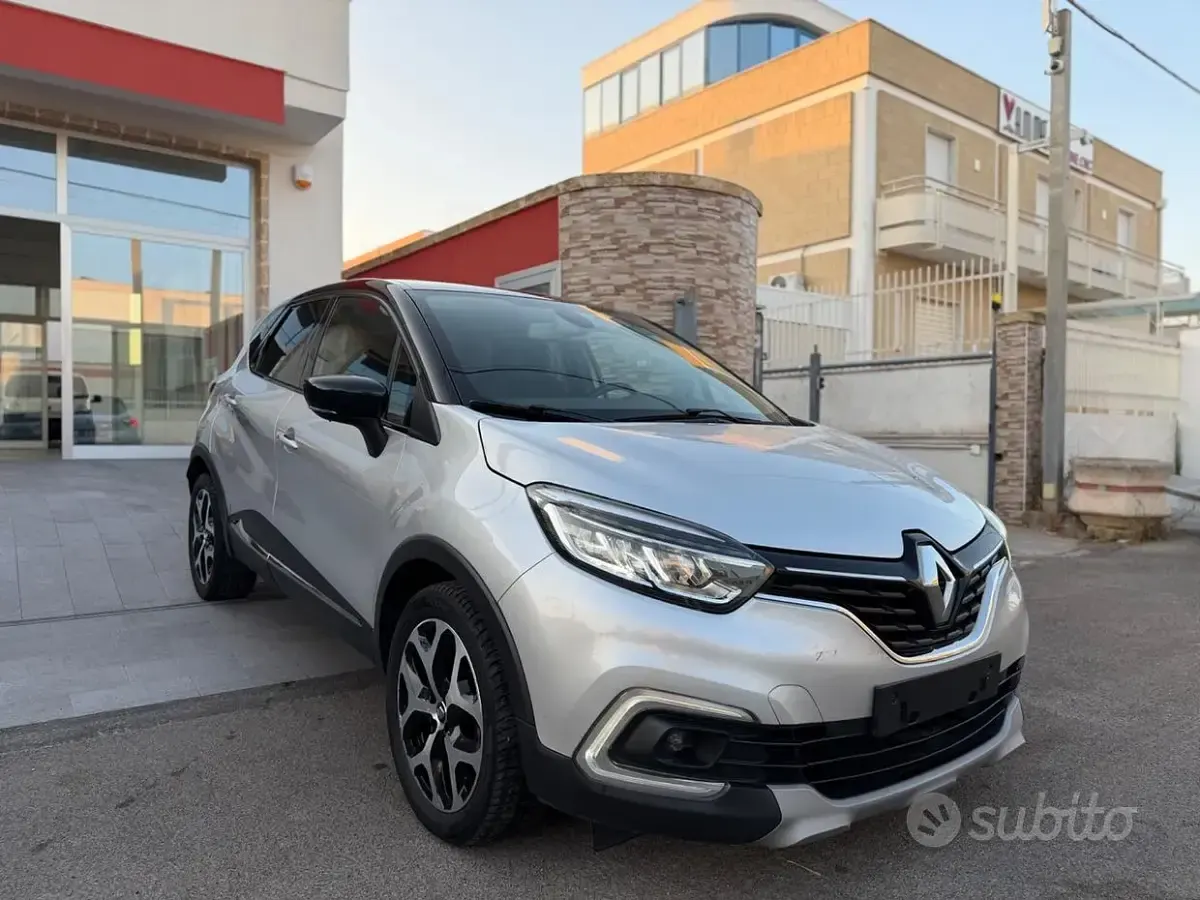 Usata Renault Captur 90 CV (66 kW) 2019 Grigio SUV