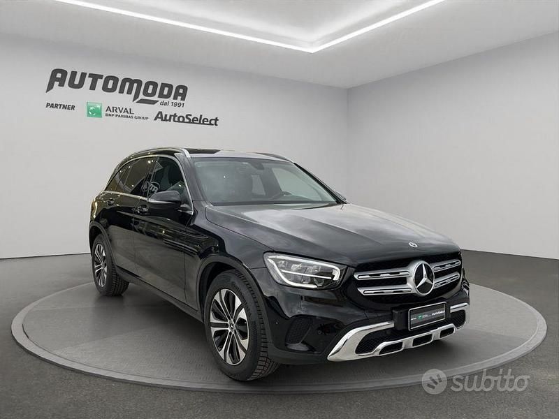 Usata Mercedes GLC200 163 CV (119 kW) 2021 Nero SUV