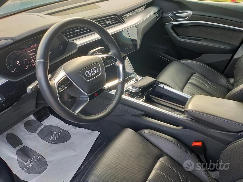 Usata Audi Q8 e-tron Ambiente 300 kW (408 CV) 2020 Blu/azzurro SUV