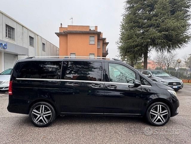 Usado Mercedes V220 Executive 163 CV (119 kW) 2019 Negro Monovolumen
