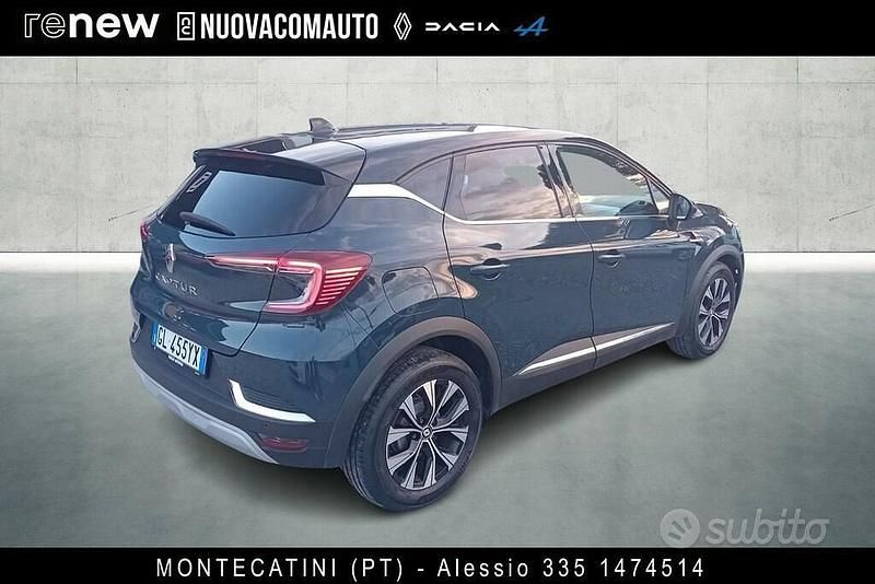 Begagnad Renault Captur Intens 101 HK (74 kW) 2023 Grå SUV