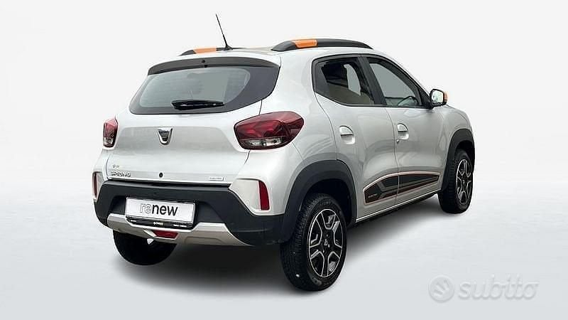 Usata Dacia Spring Comfort Plus 33 kW (45 CV) 2022 Grigio chiaro Utilitaria