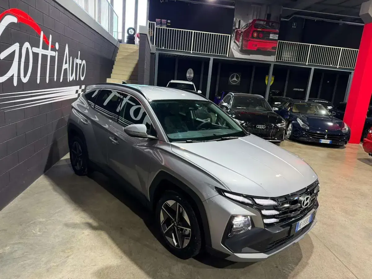 Usata Hyundai Tucson 179 CV (131 kW) 2026 Grigio SUV