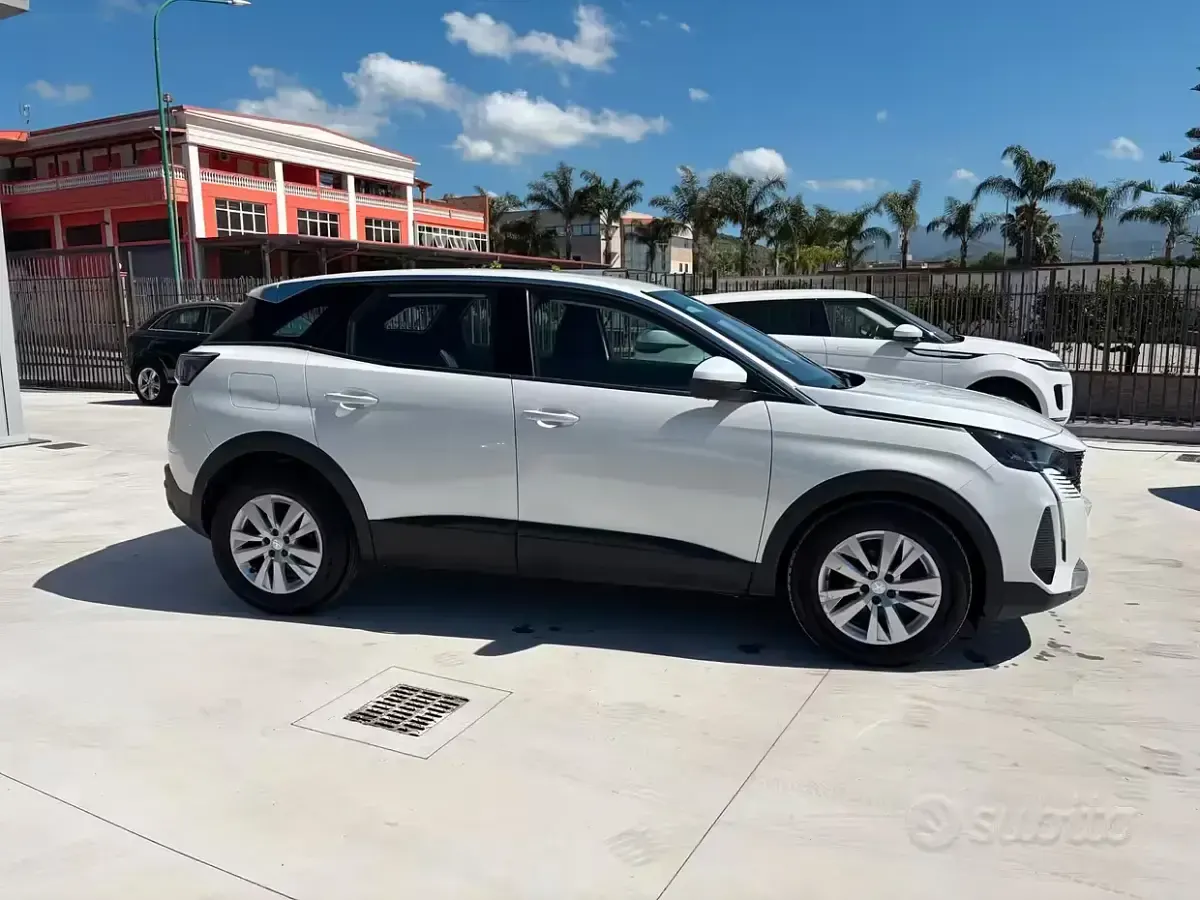 Usata Peugeot 3008 Active 131 CV (96 kW) 2021 Bianco SUV
