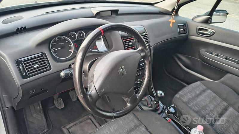 Usata Peugeot 307 110 CV (80 kW) 2004 Grigio Berlina