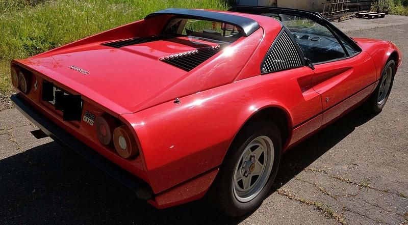 Usata Ferrari 208 155 CV (114 kW) 1981 Rosso Coupé