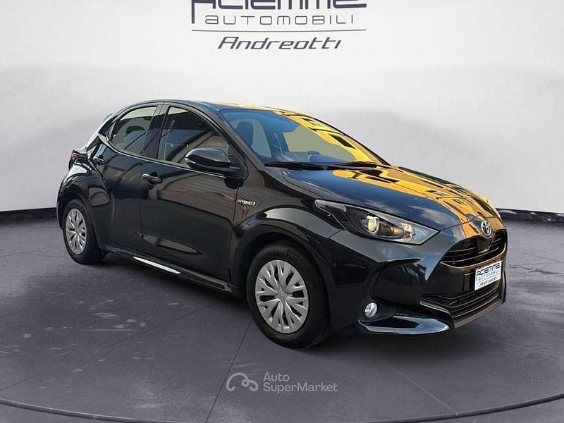 Usata Toyota Yaris Hybrid Business Edition 116 CV (85 kW) 2021 Nero Berlina