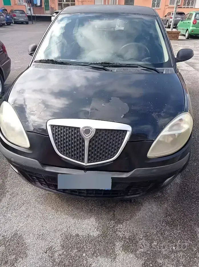 Usata Lancia Ypsilon 60 CV (44 kW) 2006 Nero Utilitaria
