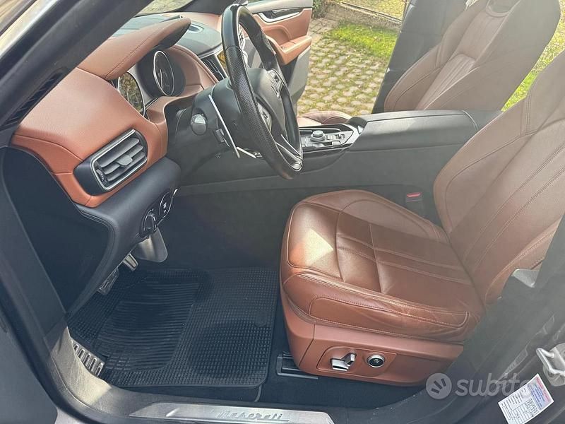 Usata Maserati Levante 275 CV (202 kW) 2021 Marrone SUV