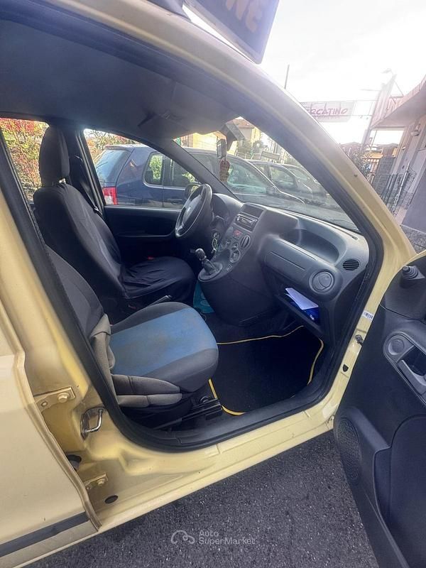 Usata Fiat Panda 69 CV (50 kW) 2011 Giallo Utilitaria