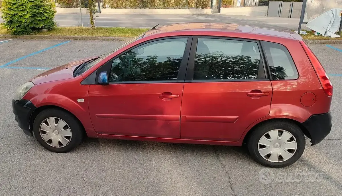 Usata Ford Fiesta 75 CV (55 kW) 2007 Utilitaria