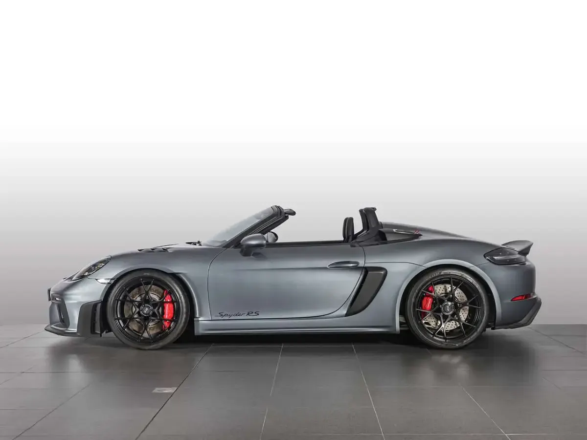 Nuova Porsche 718 Spyder 500 CV (367 kW) 2025 Grigio vanadio Cabrio