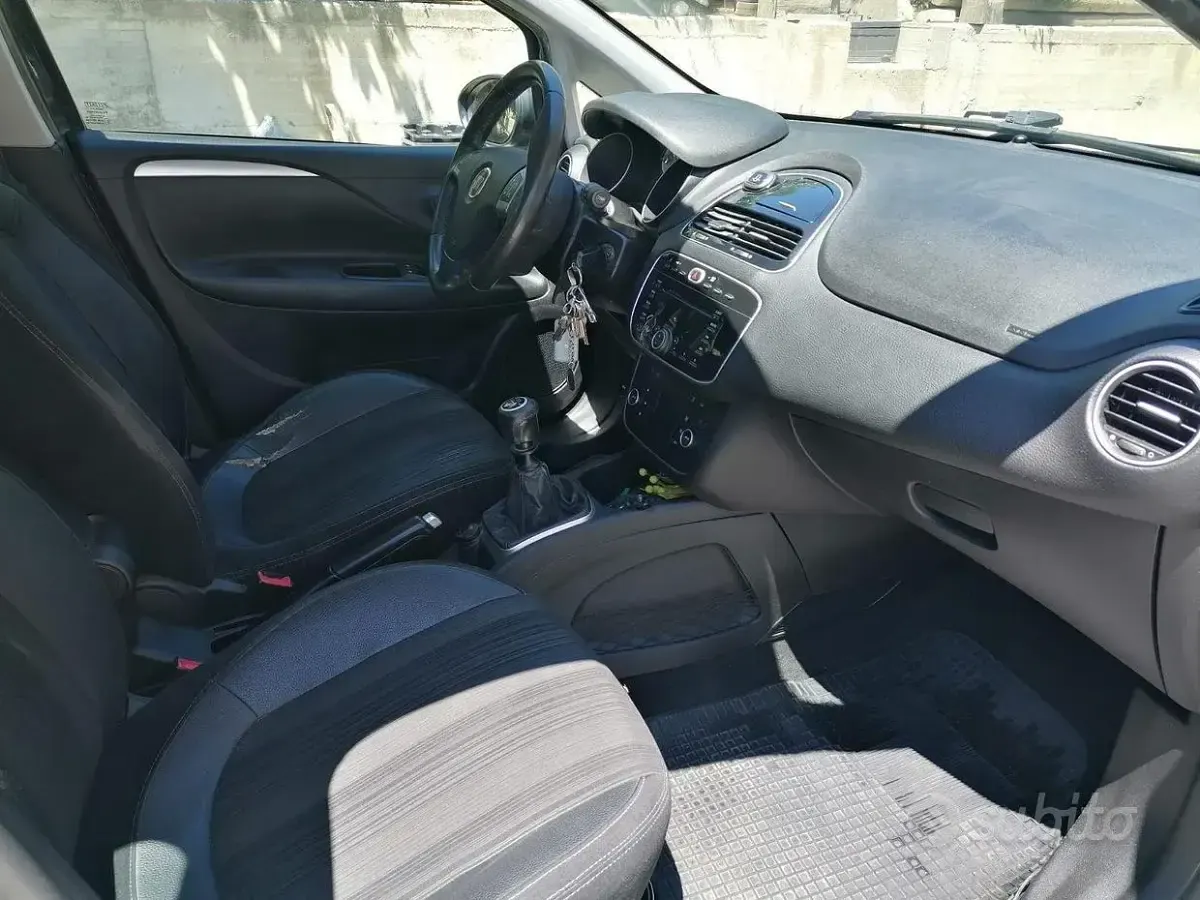 Usata Fiat Punto Evo 77 CV (56 kW) 2009 Grigio Utilitaria