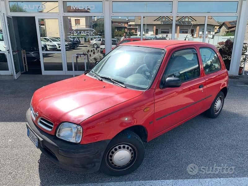 Usata Nissan Micra 54 CV (39 kW) 1999 Rosso Utilitaria