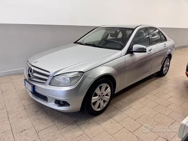 Usata Mercedes C220 Avantgarde 170 CV (125 kW) 2011 Grigio Berlina