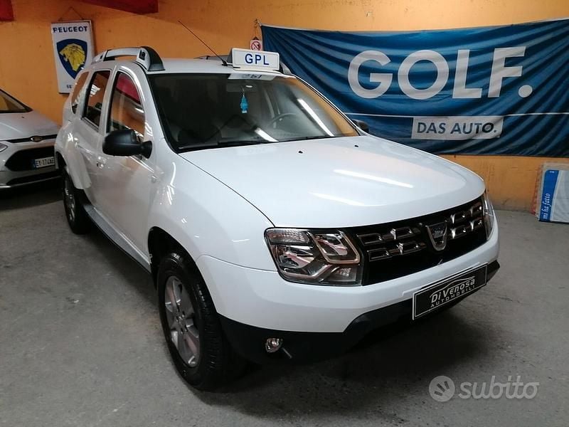 Usata Dacia Duster Lauréate 115 CV (84 kW) 2017 Bianco SUV