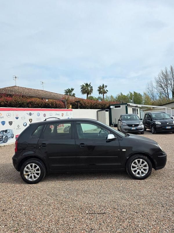 Usata VW Polo Comfortline 74 CV (54 kW) 2004 Nero Utilitaria