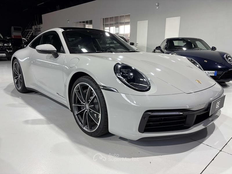 Usata Porsche 911 Carrera 4 385 CV (283 kW) 2021 Grigio Coupé
