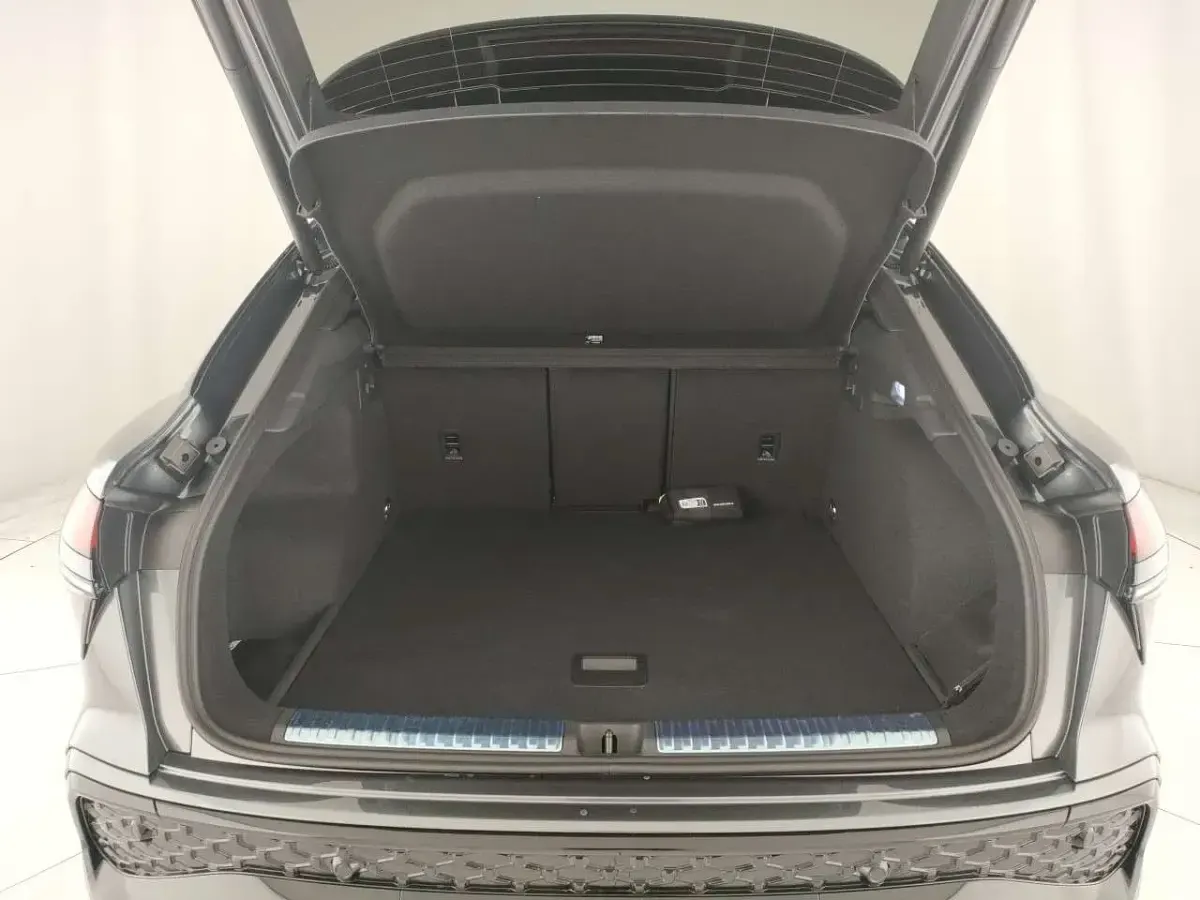 Nuova Audi Q3 Sportback S-Line 150 CV (110 kW) 2026 Grigio SUV