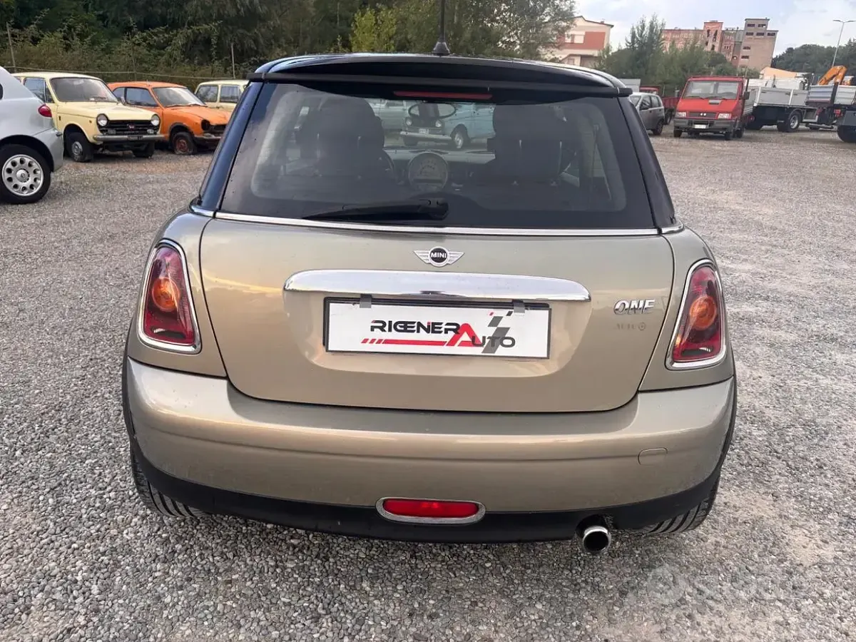 Usata Mini ONE 95 CV (69 kW) 2008 Marrone Utilitaria