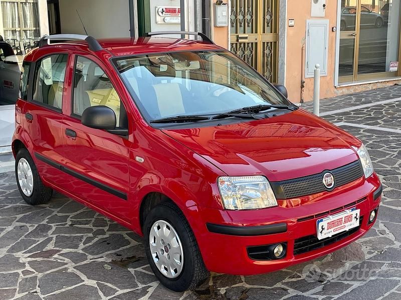 Usata Fiat Panda Dynamic 75 CV (55 kW) 2011 Rosso Utilitaria