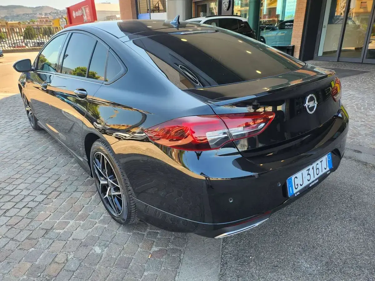 Usata Opel Insignia GS Line 136 CV (100 kW) 2022 Nero Berlina