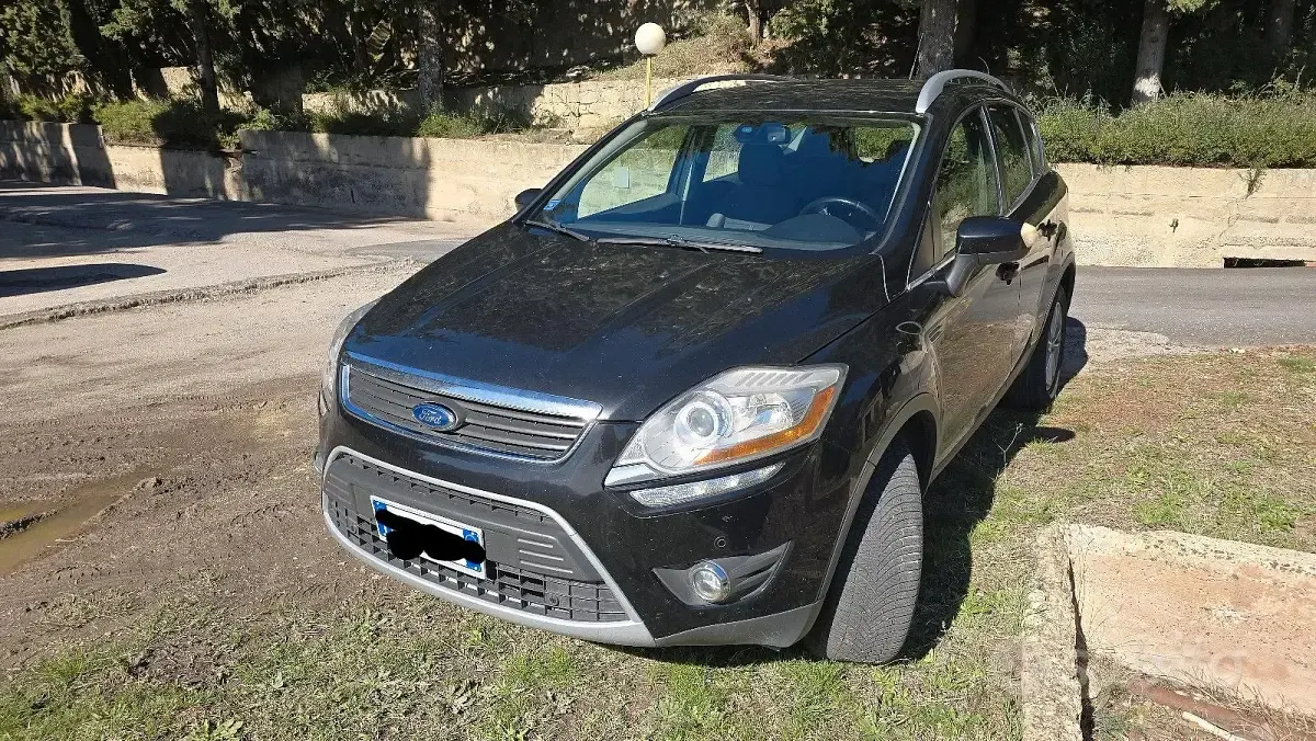 Usata Ford Kuga Titanium 140 CV (102 kW) 2012 Nero SUV