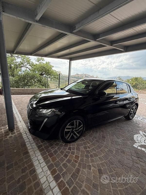 Usata Peugeot 208 GT-line 102 CV (75 kW) 2021 Nero Utilitaria