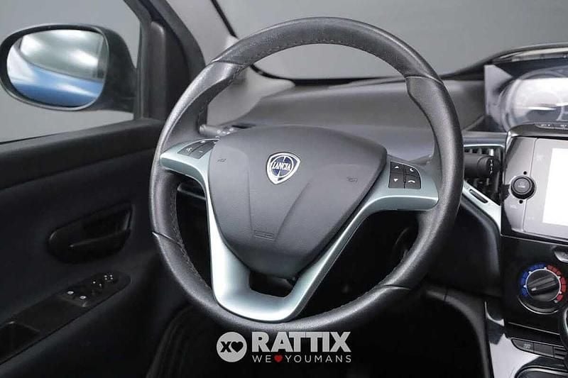 Usata Lancia Ypsilon Gold 70 CV (51 kW) 2023 Blu elegante Utilitaria