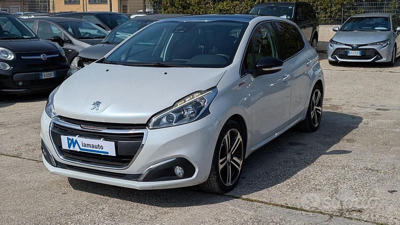 Usata Peugeot 208 GT-line 110 CV (80 kW) 2016 Bianco Utilitaria