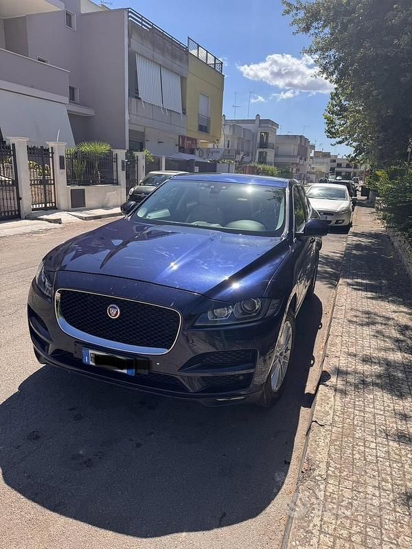 Usata Jaguar F-Pace Prestige 180 CV (132 kW) 2017 Blu SUV