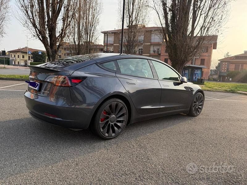 Usata Tesla Model 3 Performance 155 kW (211 CV) 2021 Grigio Berlina